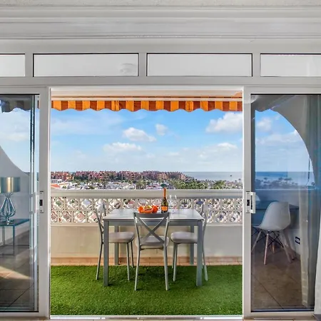 Dream Holidays, Wonderful Ocean View, Fast Wi-fi *