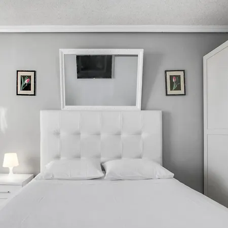 Dream Holidays, Wonderful Ocean View, Fast Wi-fi Apartment *