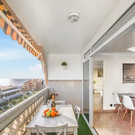 Dream Holidays, Wonderful Ocean View, Fast Wi-fi Apartment