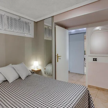 Dream Holidays, Wonderful Ocean View, Fast Wi-fi Apartment *
