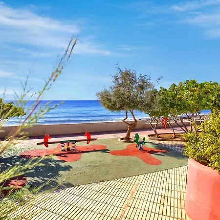 Dream Holidays, Wonderful Ocean View, Fast Wi-fi
